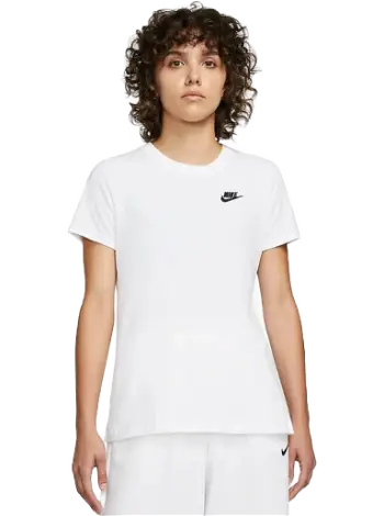 Nike Sportswear Club Essentials Tee DX7902-100